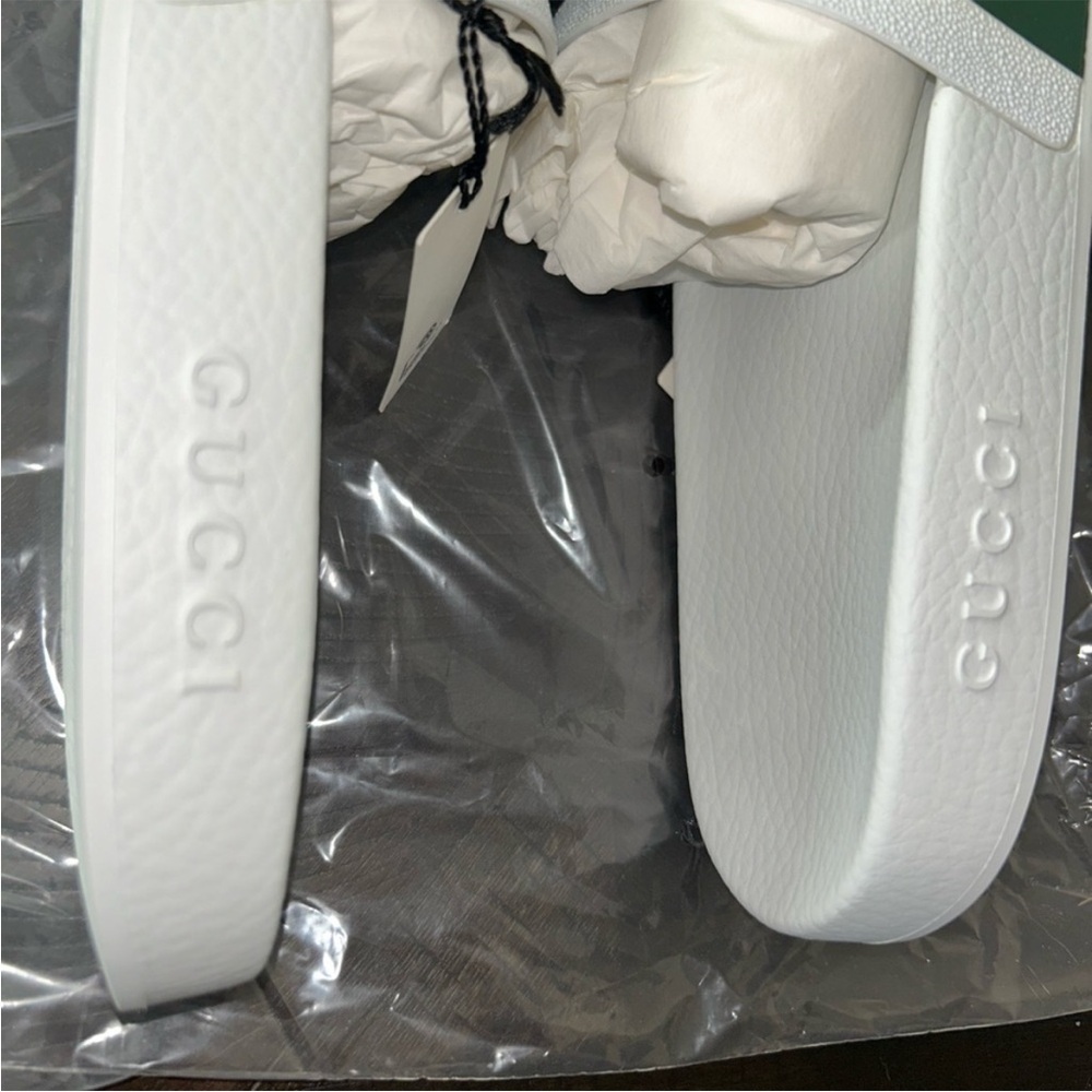 Gucci White Sandals with Red and Green Bands - Picture 6 of 10